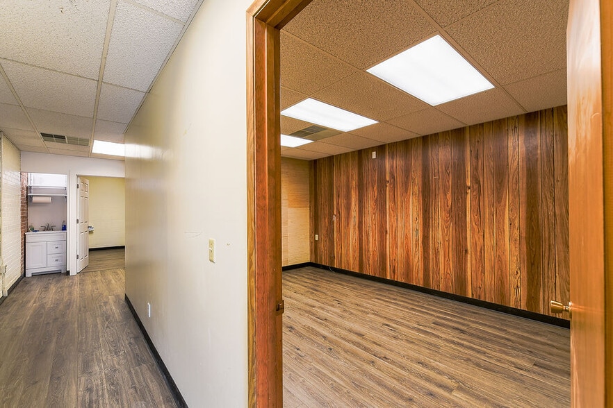 More Photos Of 424 S Main St, Troy Bank For Sale