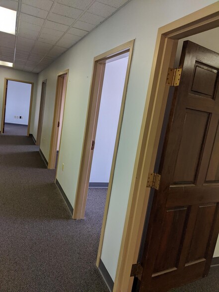 More Photos Of 5600 Kentshire Dr, Dayton Loft Creative Space For Sale