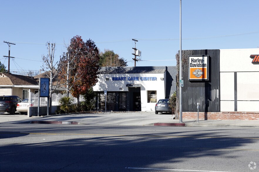 More Photos Of 22119 Sherman Way, Canoga Park Office For Lease