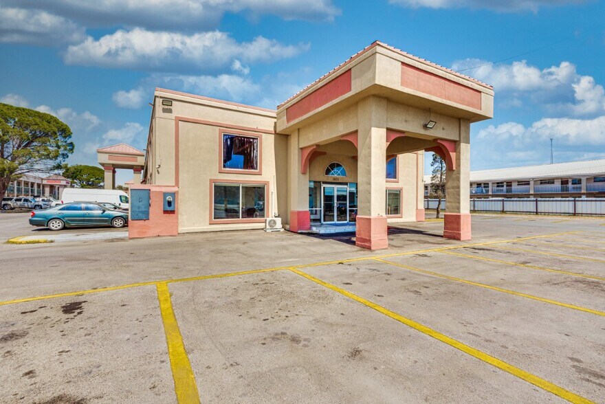 More Photos Of 3023 E Hwy 80, Odessa Hotel For Sale