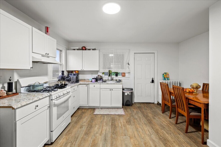 More Photos Of 95 Grant St, Rye Brook Multifamily For Sale