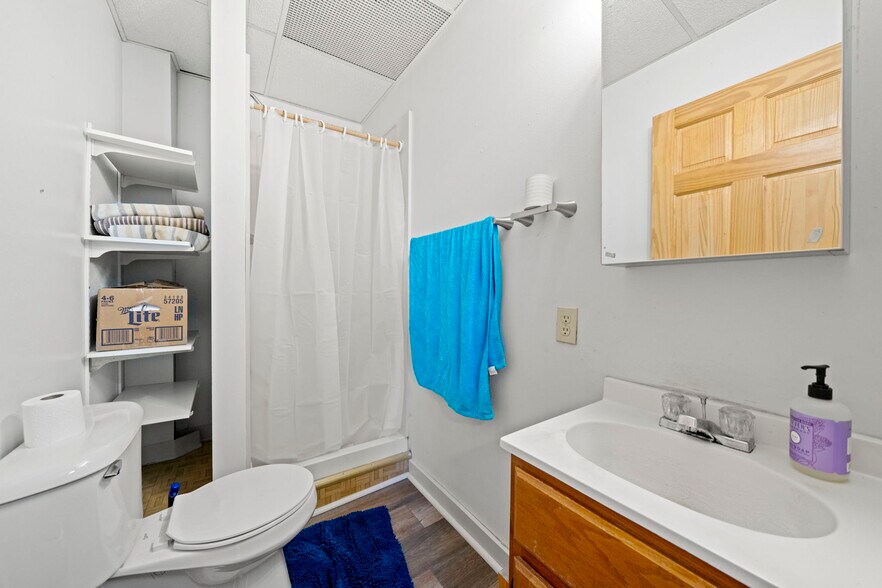 More Photos Of 208 N Walnut St, Stillman Valley General Retail For Sale