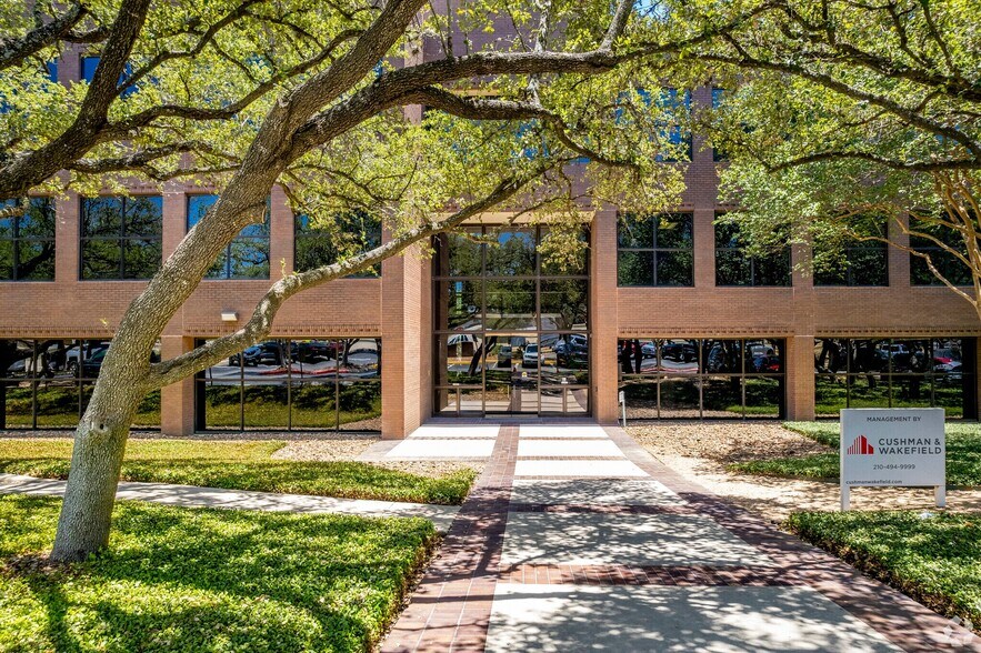 More Photos Of 500 N Loop 1604 E, San Antonio Office For Lease