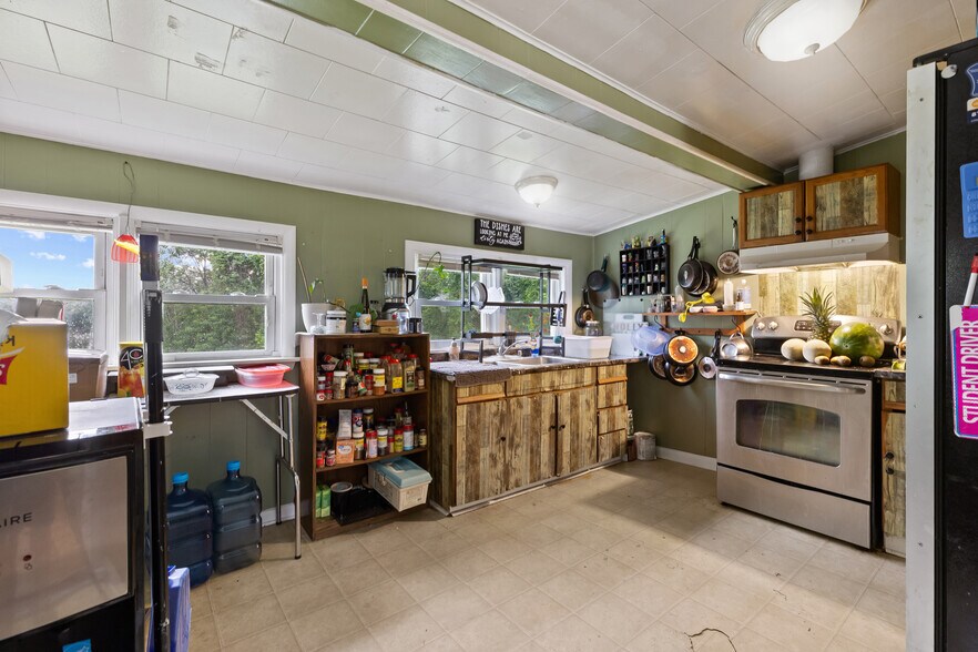 More Photos Of 8002 Fort Smallwood Rd, Baltimore Apartments For Sale