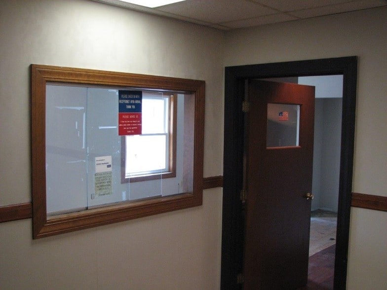 More Photos Of 23 Stiles Rd, Salem Medical For Sale