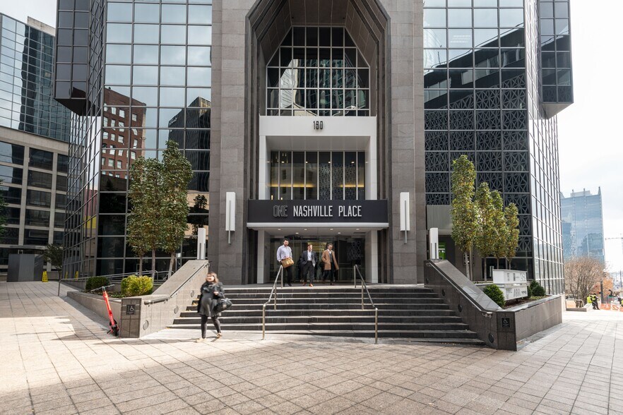 More Photos Of 150 4th Ave N, Nashville Office For Lease