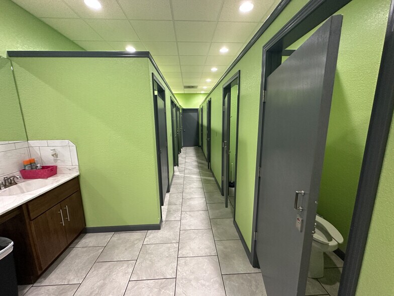 More Photos Of 3099 Highway 95, Mountain Grove Restaurant For Sale