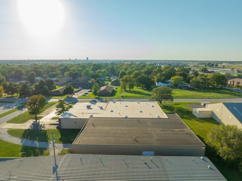 More Photos Of 820 N Cedarbrook Ave, Springfield Industrial For Sale