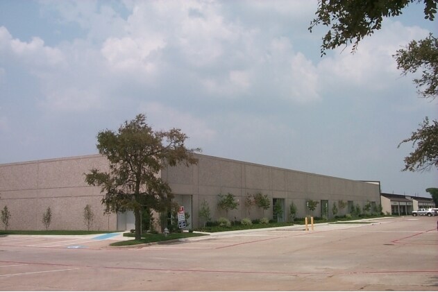 More Photos Of 2161-2177 E Loop 820 N, Fort Worth Warehouse For Sale