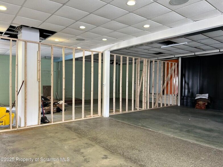More Photos Of 311 S Blakely St, Scranton General Retail For Sale