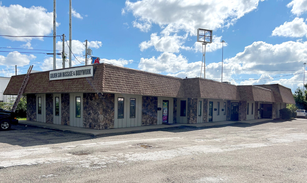 Primary Photo Of 6947 Promway Ave NW, North Canton Office For Lease