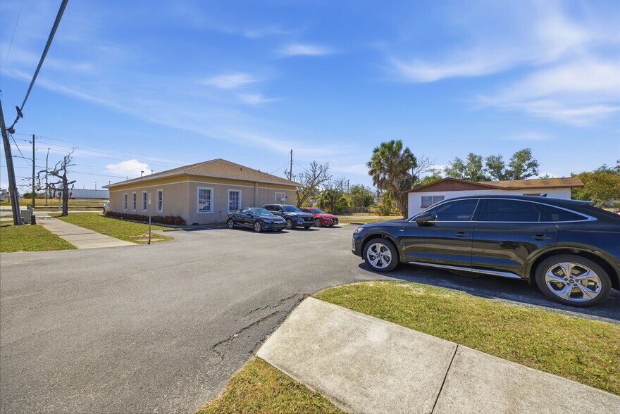 More Photos Of 1143 State Road 60 E, Lake Wales Office For Sale