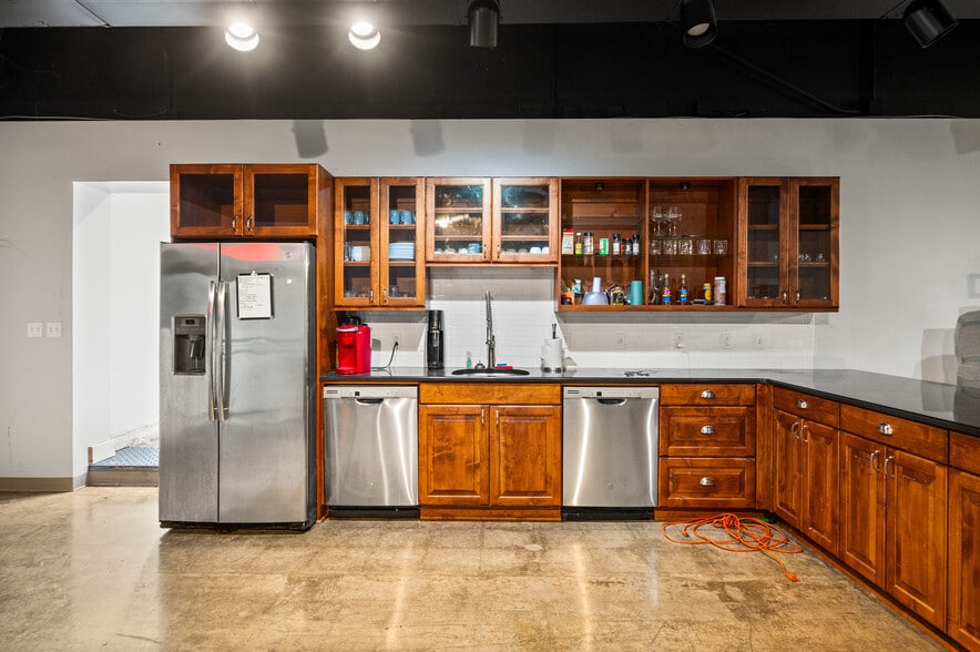 More Photos Of 1 King Timahoe Dr, Vidalia Industrial For Sale