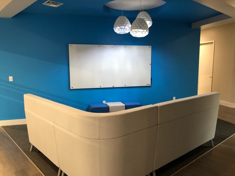 More Photos Of 6851 Communications Pky, Plano Loft Creative Space For Sale