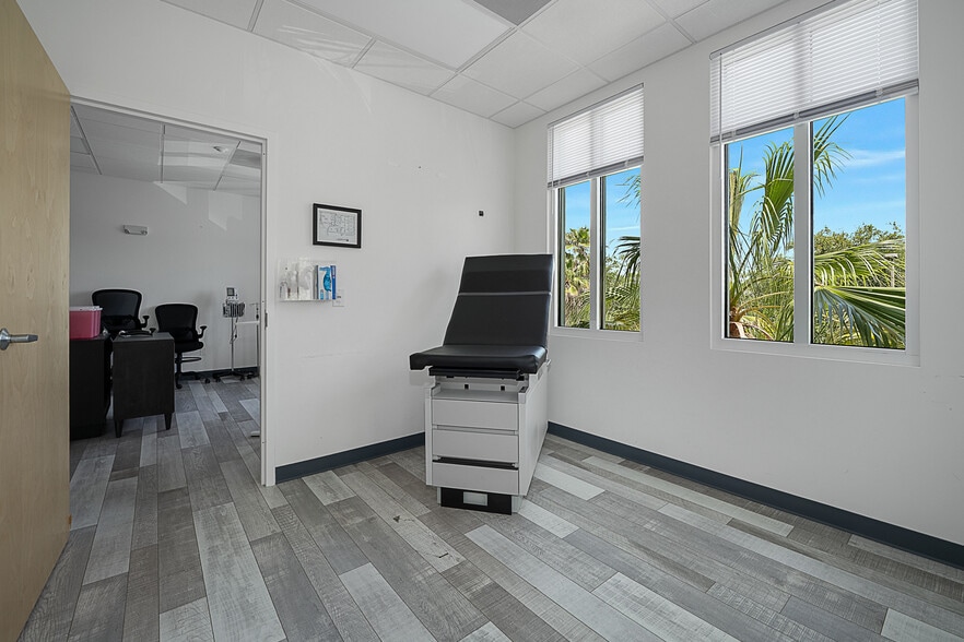 More Photos Of 180 Pinnacles Dr, Palm Coast Medical For Lease