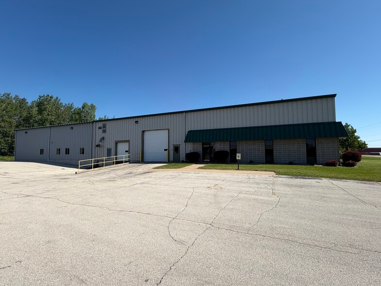 More Photos Of 3300 Commodity Ln, Green Bay Manufacturing For Lease