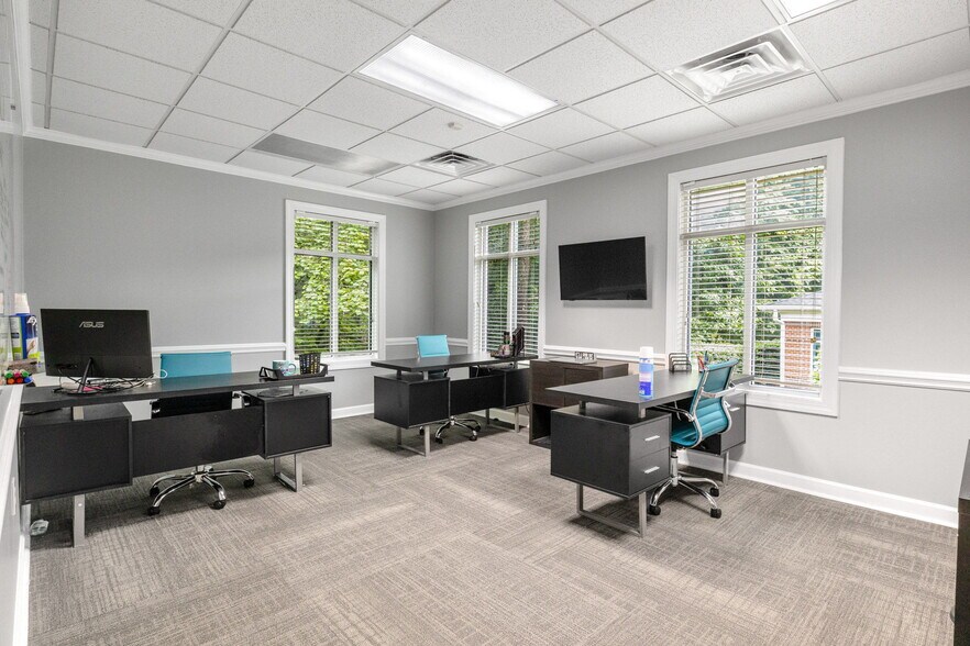 More Photos Of 8037 Corporate Center Dr, Charlotte Office For Sale