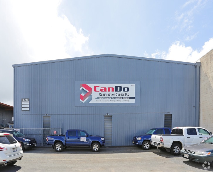 More Photos Of 689 Kakoi St, Honolulu Warehouse For Lease