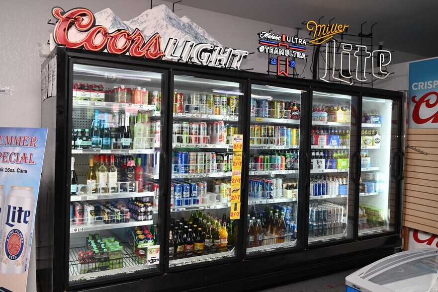 More Photos Of 1722 Cimarron Trl, Wichita Falls Specialty For Sale