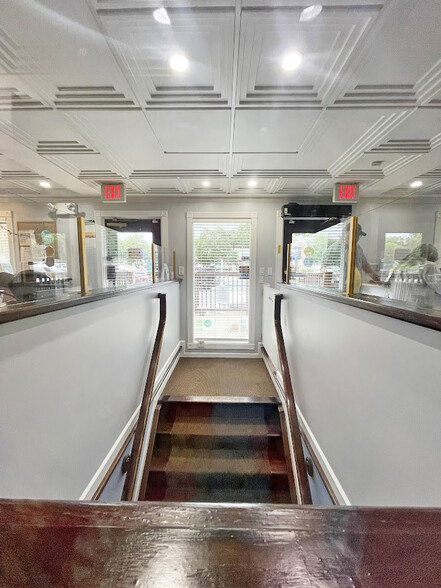 More Photos Of 422 N Center St, Northville Office For Sale