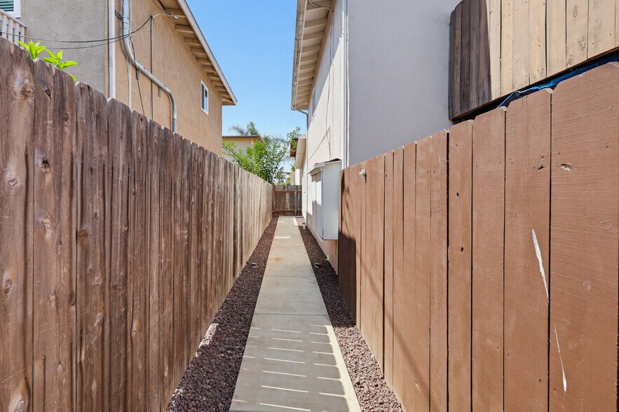 More Photos Of 8573-8579 Glenhaven St, San Diego Apartments For Sale