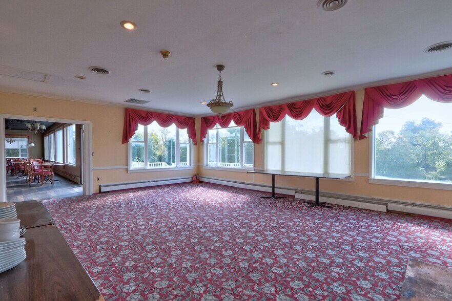More Photos Of 1978 Route 5 & 20, Waterloo Township Restaurant For Lease