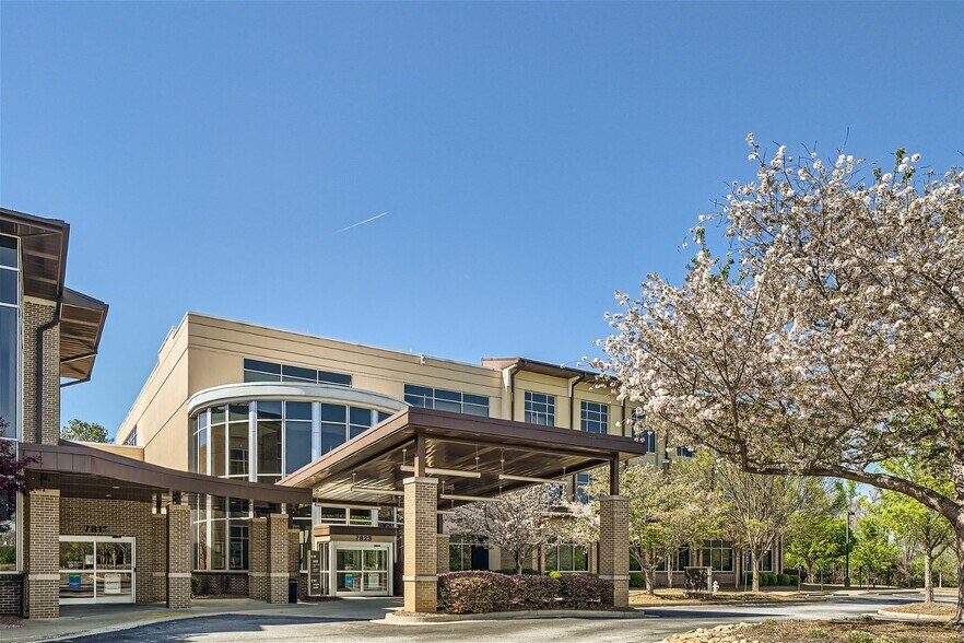 More Photos Of 7823 Spivey Station Blvd, Jonesboro Medical For Lease