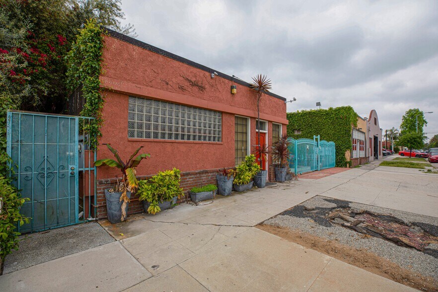 More Photos Of 2170-2178 E Villa St, Pasadena Storefront Retail Residential For Sale