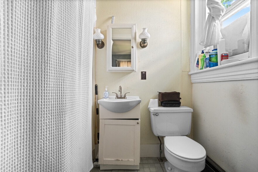 More Photos Of 700 Cattell St, Easton General Retail For Sale