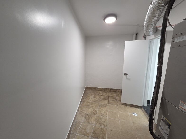 More Photos Of 228 Main St, Annapolis Storefront For Lease