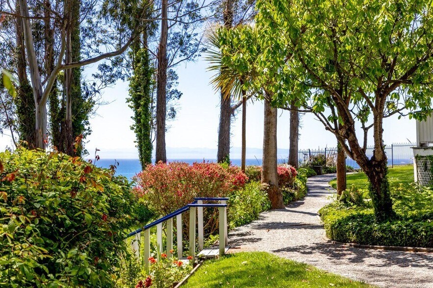 More Photos Of 620 El Salto Dr, Capitola Hospitality For Sale
