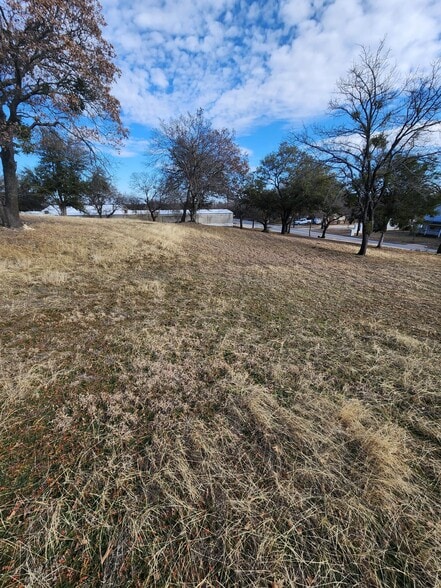 More Photos Of 1105 Palo Pinto St, Weatherford Hospitality For Sale