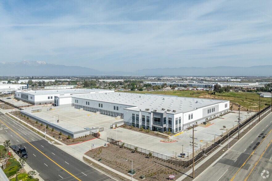 More Photos Of 12340 Agua Mansa Rd, Jurupa Valley Distribution For Lease