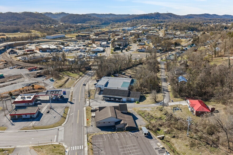 More Photos Of 476 N Main St, Clinton General Retail For Sale