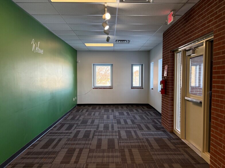 More Photos Of 4201 W 1st St, Duluth Warehouse For Sale