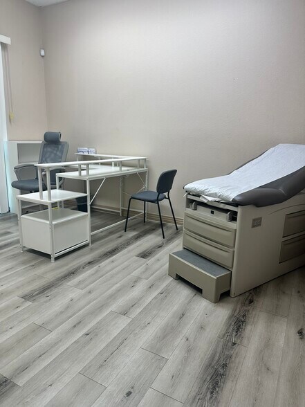 More Photos Of 4455 S Jones Blvd, Las Vegas Medical For Lease