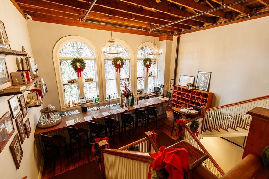 More Photos Of 132 N Patterson St, Valdosta Restaurant For Sale