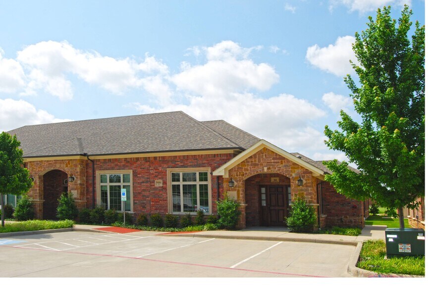 More Photos Of 425 Old Newman Rd, Frisco Medical For Lease
