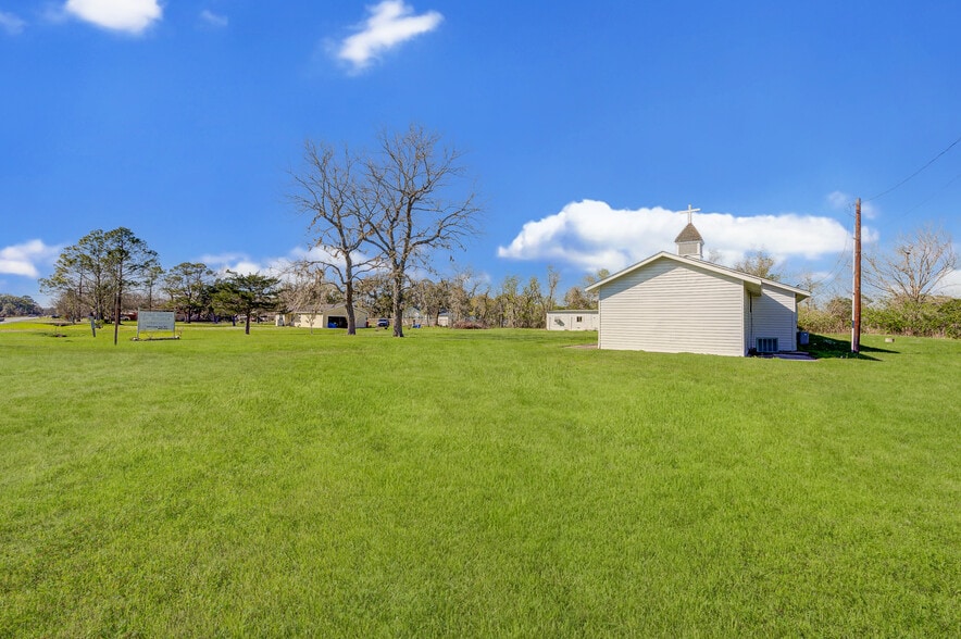 More Photos Of 3922 County Road 353, Brazoria Religious Facility For Sale