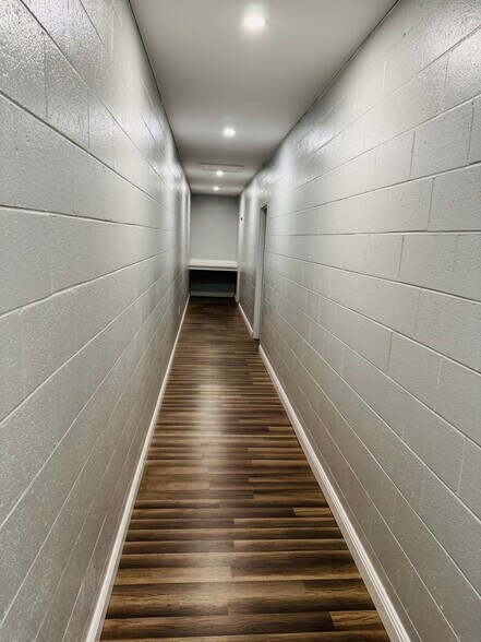 More Photos Of 163 Asten Rd, Clinton Warehouse For Lease