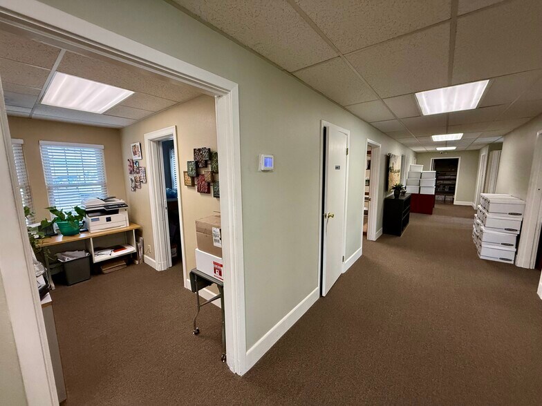 More Photos Of 5402 SE Foster Rd, Portland Office For Sale