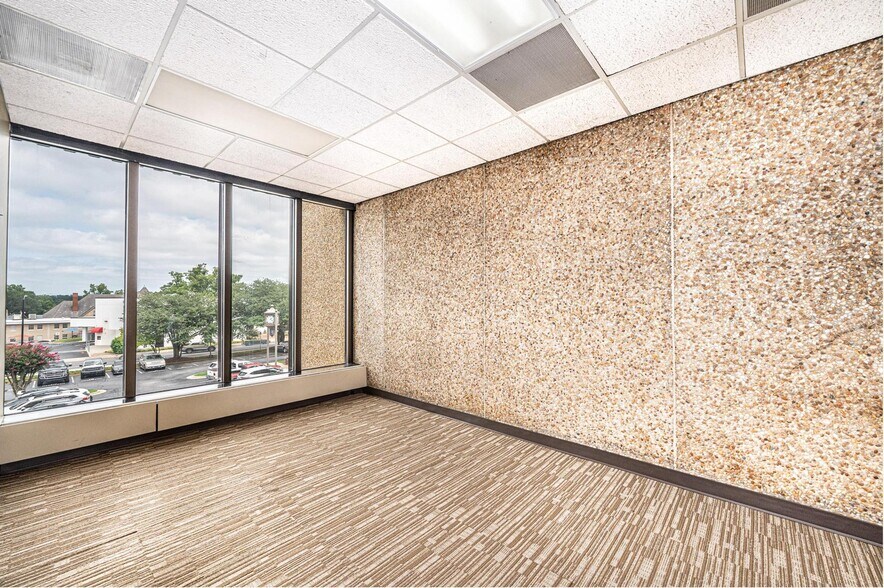 More Photos Of 200 1st Ave NW, Hickory Office For Sale