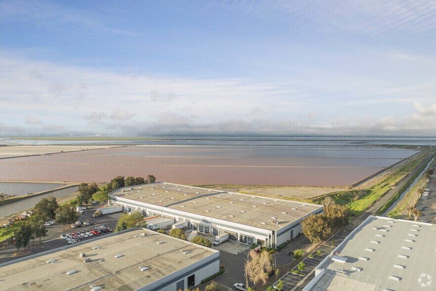 More Photos Of 7447 Morton Ave, Newark Manufacturing For Lease