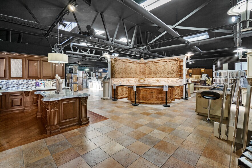 More Photos Of 1701 S State College Blvd, Anaheim Manufacturing For Sale