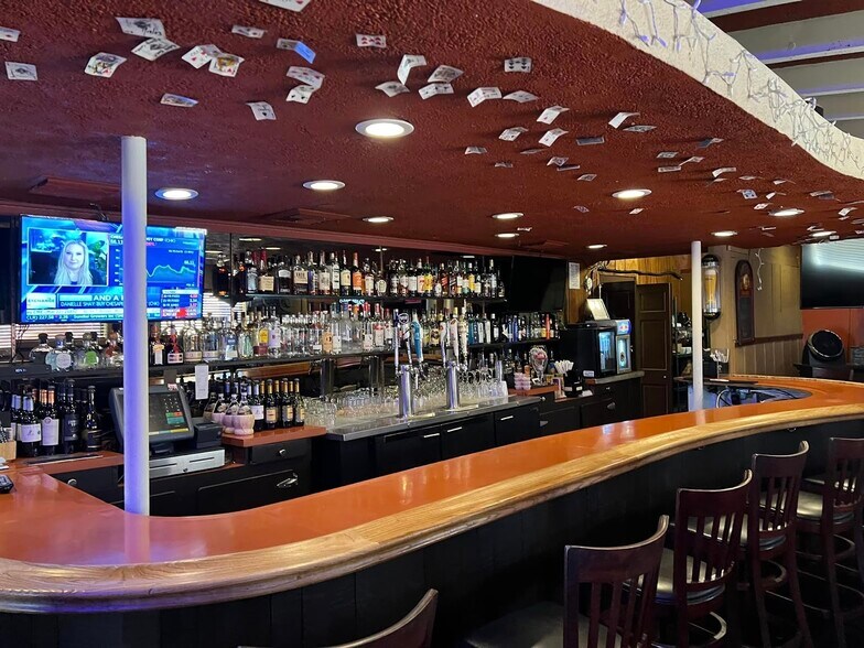 More Photos Of 2222 Wilshire Blvd, Santa Monica Restaurant For Lease