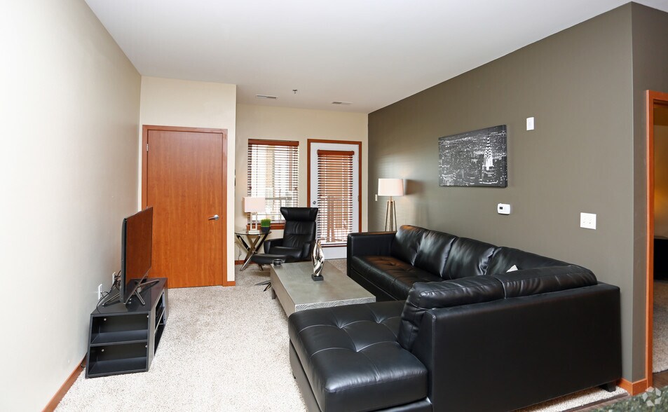 More Photos Of 401 N Washington St, Green Bay Apartments For Sale
