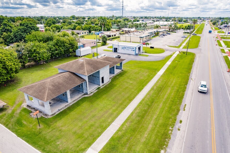 More Photos Of 555 NW 16th St, Belle Glade Light Distribution For Sale