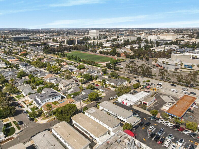 More Photos Of 1826-1828 12th St, Manhattan Beach Apartments For Sale