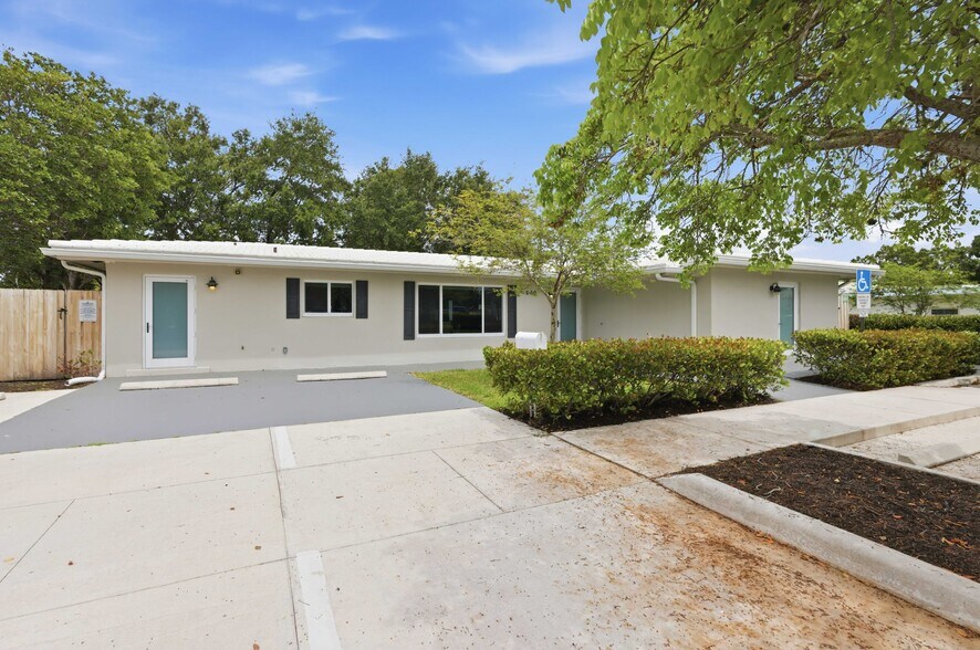 More Photos Of 940 State Road 7, Fort Lauderdale Office For Sale