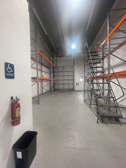 More Photos Of 2101-2177 NW 22nd St, Pompano Beach Warehouse For Lease
